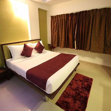 Oyo 2485 Hotel Kalash Inn Ahmedabad Esterno foto